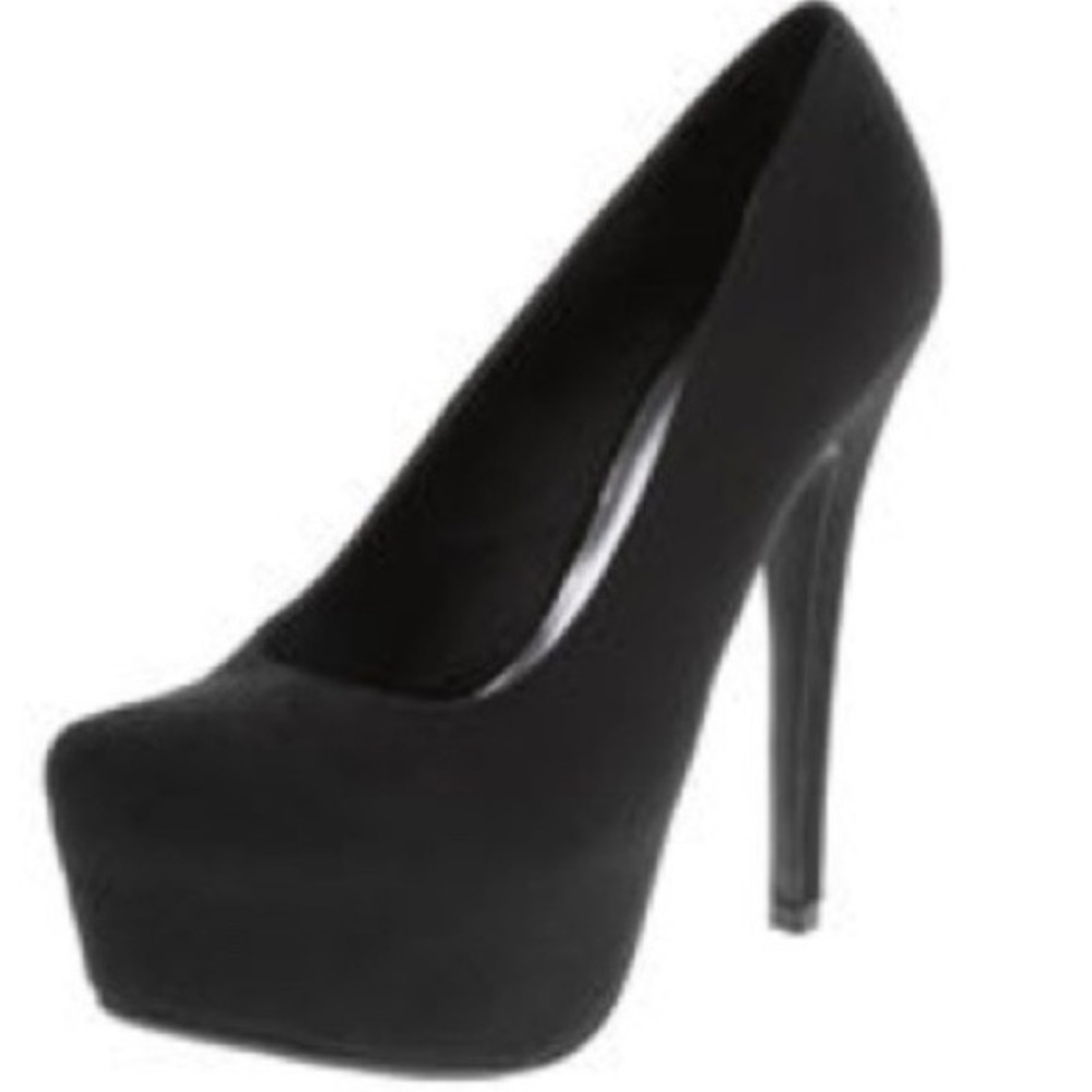 Brash Basic Suede Black Pumps